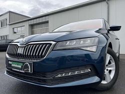Lavablau (metallic) Gebraucht 2022 Skoda Superb Ambition Kombi | 26.960 € (Fairer Preis)