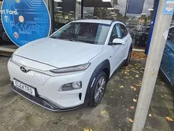 Chalk white metallic Gebraucht 2019 Hyundai Kona Premium SUV | 20.990 € (Fairer Preis)
