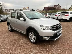 Grau Gebraucht 2016 Dacia Sandero Prestige Kleinwagen | 9.000 € (Fairer Preis)