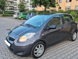 Grau Gebraucht 2009 Toyota Yaris Kleinwagen | 4.000 € (Fairer Preis)