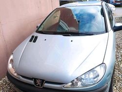 Silber Gebraucht 2003 Peugeot 208 Kleinwagen | 943 €