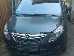 Schwarz Gebraucht 2012 Opel Zafira Tourer Van / Kleinbus | 6.499 € (Fairer Preis)