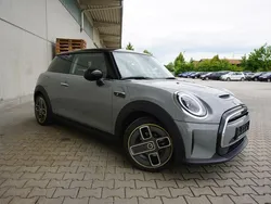 Moonwalk grey (metallic) Gebraucht 2022 Mini Cooper SE Kleinwagen | 16.950 € (Guter Preis)