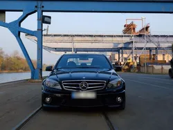 Schwarz Gebraucht 2010 Mercedes C63 AMG AMG Limousine | 45.000 €