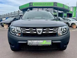 Grau Gebraucht 2014 Dacia Duster Lauréate SUV | 8.590 € (Fairer Preis)