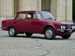 Rot Gebraucht 1974 Alfa Romeo Giulia Super Limousine | 14.888 €