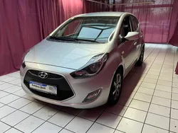 Silber Gebraucht 2016 Hyundai ix20 Van / Kleinbus | 11.990 € (Teuer)