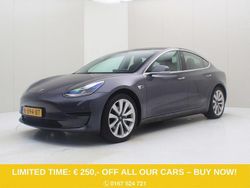 Grau Gebraucht 2020 Tesla Model 3 Standard Range Limousine | 20.400 € (Guter Preis)