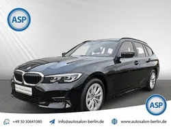 Schwarz (schwarz 2) Gebraucht 2021 BMW 330e Advantage Kombi | 23.999 € (Fairer Preis)