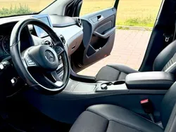 Schwarz Gebraucht 2016 Mercedes B200 Van / Kleinbus | 11.500 € (Superpreis)