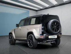 Braun Gebraucht 2025 Land Rover Defender SUV | 181.649 €