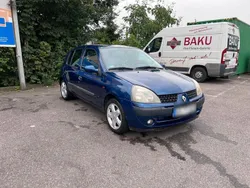 Blau Gebraucht 2002 Renault Clio II Expression Limousine | 600 € (Superpreis)