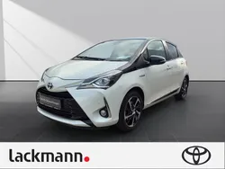 Weiss Gebraucht 2020 Toyota Yaris Hybrid Connect Style Limousine | 17.790 € (Fairer Preis)
