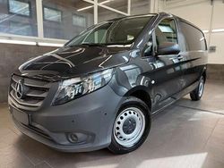 Grau metallic Gebraucht 2023 Mercedes Vito Van / Kleinbus | 31.050 € (Fairer Preis)