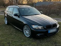 Schwarz Gebraucht 2011 BMW 330 M Performance Kombi | 15.950 €