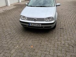 Grau Gebraucht 2000 VW Golf IV Kombi | 1.350 € (Fairer Preis)