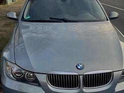 Silber Gebraucht 2005 BMW 325 Limousine | 7.000 €