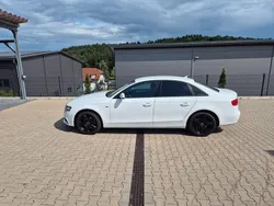 Weiß Gebraucht 2011 Audi A4 S-Line Limousine | 9.000 € (Teuer)