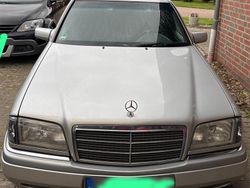 Silber Gebraucht 1994 Mercedes C220 Elegance Limousine | 2.400 €