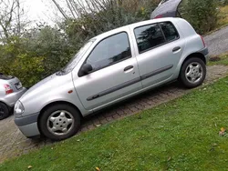 Grau Gebraucht 2000 Renault Clio II Basis Limousine | 650 € (Superpreis)