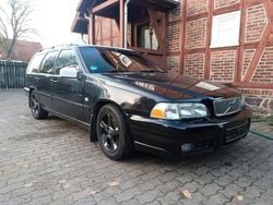 Schwarz Gebraucht 1998 Volvo V70 Kombi | 4.900 € (Fairer Preis)