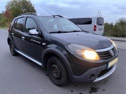 Blau Gebraucht 2010 Dacia Sandero Stepway Limousine | 2.100 € (Guter Preis)