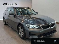 Mineralgrau Gebraucht 2022 BMW 330 Sport Line Kombi | 25.890 € (Guter Preis)