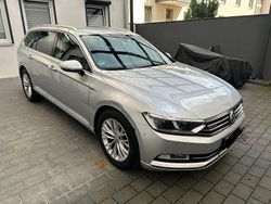 Grün Gebraucht 2015 VW Passat Highline Kombi | 7.450 € (Fairer Preis)
