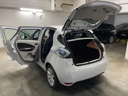 Weiß Gebraucht 2016 Renault Zoe Intens Kleinwagen | 6.250 € (Guter Preis)