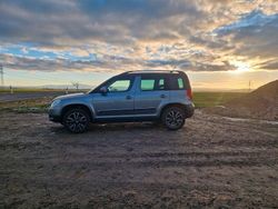 Grau Gebraucht 2012 Skoda Yeti SUV | 7.650 € (Etwas zu teuer)