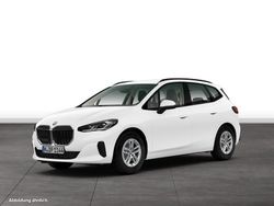 Weiß Gebraucht 2024 BMW 218 Active Tourer Van / Kleinbus | 30.079 € (Fairer Preis)