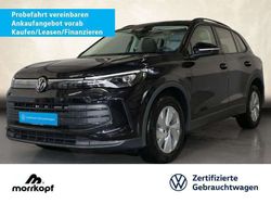 Deep black perleffekt (schwarz), perleffekt Gebraucht 2024 VW Tiguan SUV | 36.940 € (Fairer Preis)
