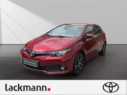 Rot Gebraucht 2019 Toyota Auris Team Limousine | 15.490 € (Fairer Preis)
