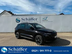 Schwarz metallic Neu 2024 Skoda Karoq SportLine SUV | 37.990 € (Etwas zu teuer)