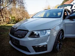 Grau Gebraucht 2016 Skoda Octavia RS Kombi | 12.999 € (Guter Preis)
