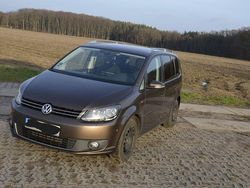 Braun Gebraucht 2015 VW Touran Cup Van / Kleinbus | 9.999 € (Etwas zu teuer)