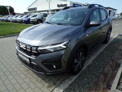 Grau Neu 2025 Dacia Sandero Expression SUV | 17.990 €