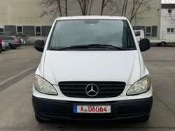 Weiß Gebraucht 2006 Mercedes Vito Van / Kleinbus | 2.390 €