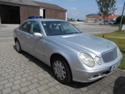Silber Gebraucht 2002 Mercedes E220 Classic Limousine | 2.100 € (Superpreis)