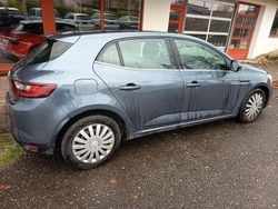 Grau Gebraucht 2017 Renault Mégane IV Limousine | 4.900 € (Superpreis)