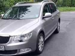 Silber Gebraucht 2012 Skoda Superb Family Kombi | 6.100 € (Guter Preis)