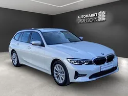Weiß Gebraucht 2022 BMW 320 Sport Line Limousine | 27.480 € (Superpreis)