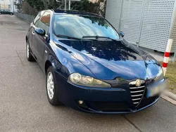 Blau Gebraucht 2005 Alfa Romeo 147 Ti Kleinwagen | 1.500 € (Superpreis)
