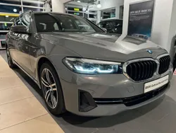 Grau Gebraucht 2021 BMW 520 Kombi | 30.800 € (Etwas zu teuer)