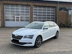 Weiß Gebraucht 2018 Skoda Superb Style Kombi | 13.850 € (Guter Preis)