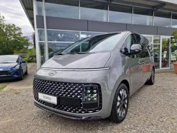 Olivine grey Gebraucht 2022 Hyundai Staria Signature Van | 43.900 € (Guter Preis)