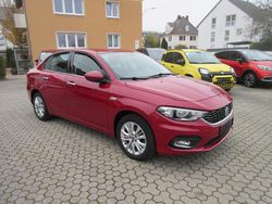 Rot Gebraucht 2016 Fiat Tipo Easy Limousine | 3.999 €