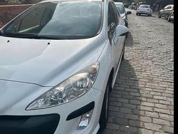 Weiß Gebraucht 2010 Peugeot 308 Kleinwagen | 2.700 € (Guter Preis)
