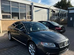 Grau Gebraucht 2012 Volvo S80 Momentum Limousine | 5.500 €