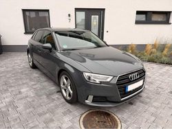 Grau Gebraucht 2017 Audi A3 Design Limousine | 11.000 € (Guter Preis)